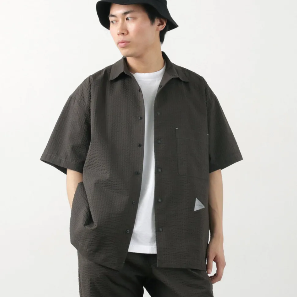 AND WANDER / Dry Soft Seersucker Short Sleeve Shirt