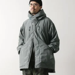 AND WANDER / Fishtail Octa Coat