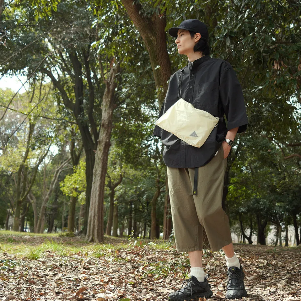 AND WANDER / Sil Sacoche