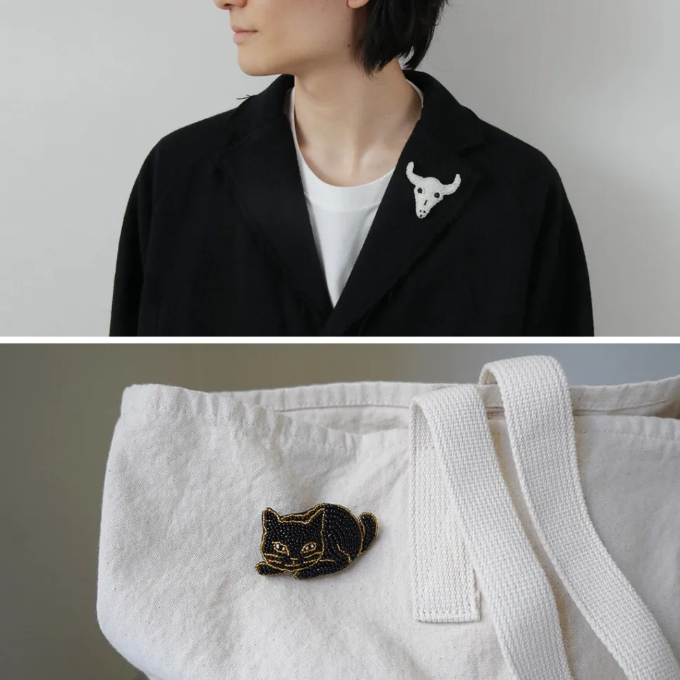 BEADED ACCESSORIES / Beaded pin badge M