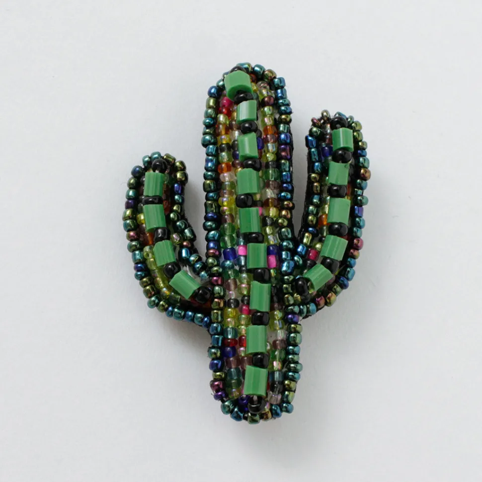 BEADED ACCESSORIES / Beaded pin badge M