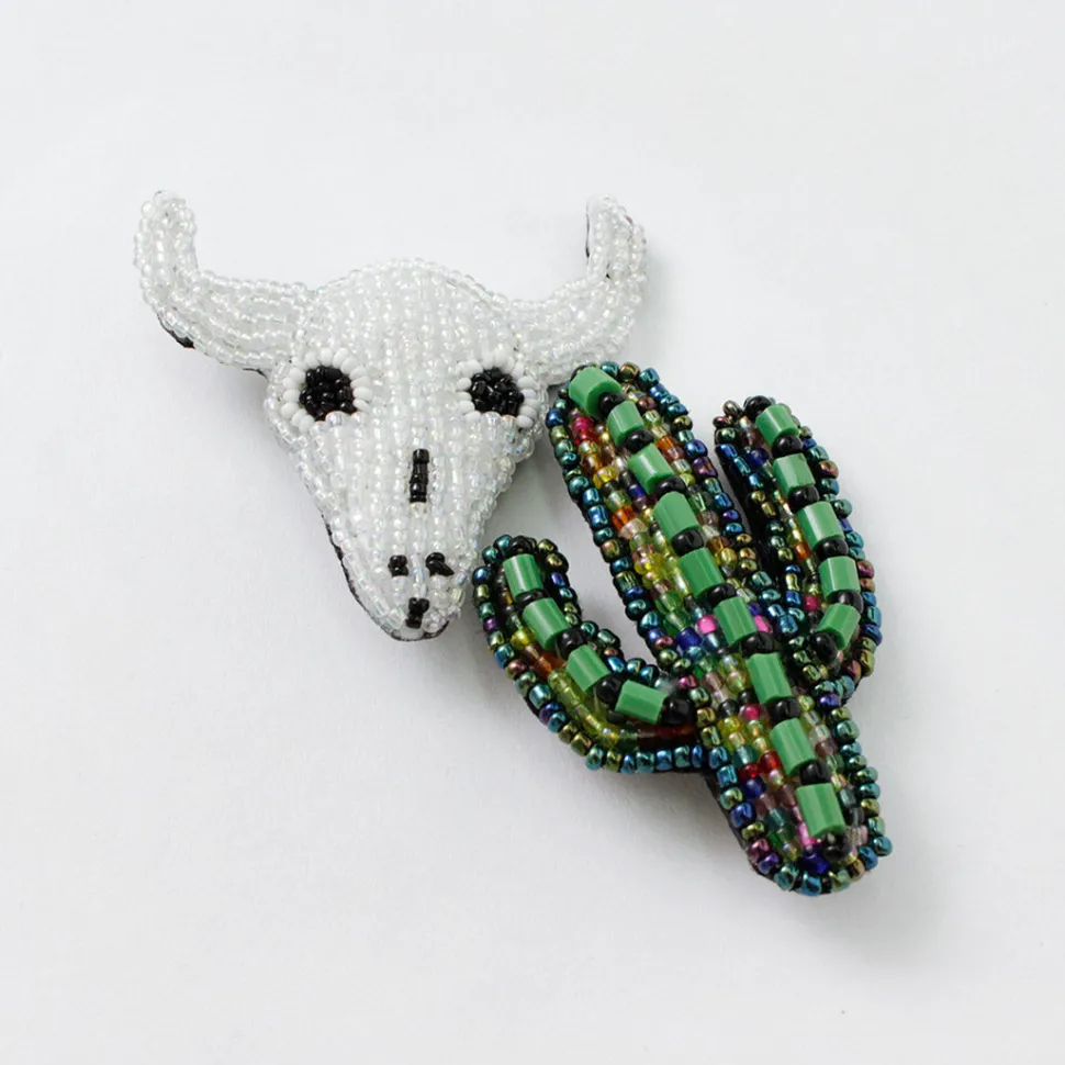 BEADED ACCESSORIES / Beaded pin badge M