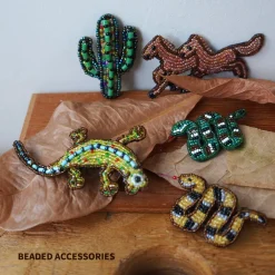 BEADED ACCESSORIES / Beaded pin badge M