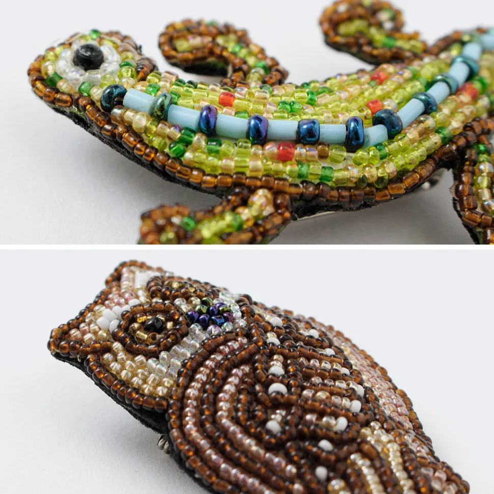 BEADED ACCESSORIES / Beaded pin badge L