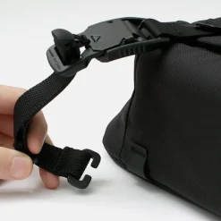 BLACK EMBER / V-Buckle Compression Strap