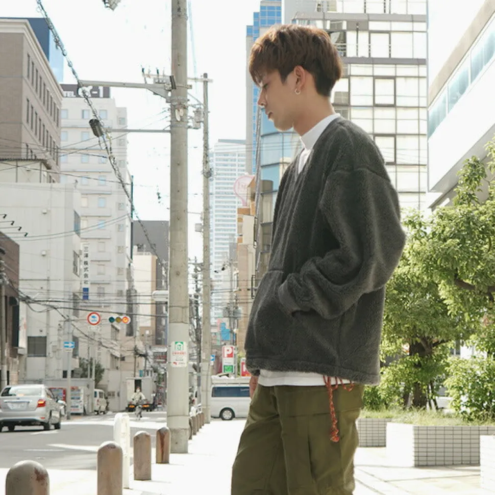 FNOR / V-Neck Boa Pullover