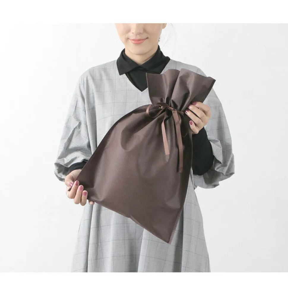 Haku Clothing / Self Wrapping