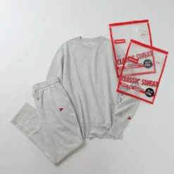 HEALTHKNIT / Room Setup Sweatshirt