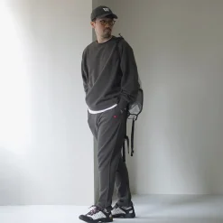 HEALTHKNIT / Room Setup Sweatshirt