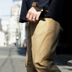 JAPAN BLUE JEANS / RJB1610 40/3 High Count Twill Wide Tapered Vintage Chinos