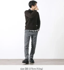 KERRY WOOLLEN MILLS / 5 gauge 3-ply aran cable crew neck heavy knit