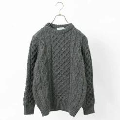 KERRY WOOLLEN MILLS / 5 gauge 3-ply aran cable crew neck heavy knit