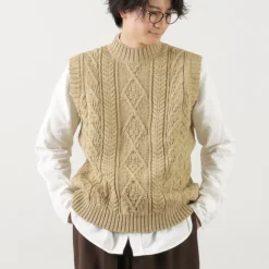 OLD DERBY KNITWEAR / Cable Turtle Slipover