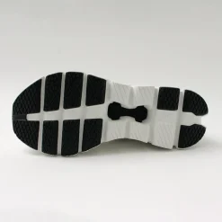 ON / Cloud X 4 Sneakers