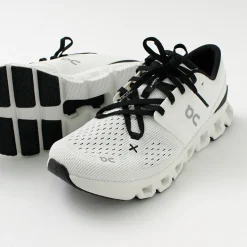 ON / Cloud X 4 Sneakers