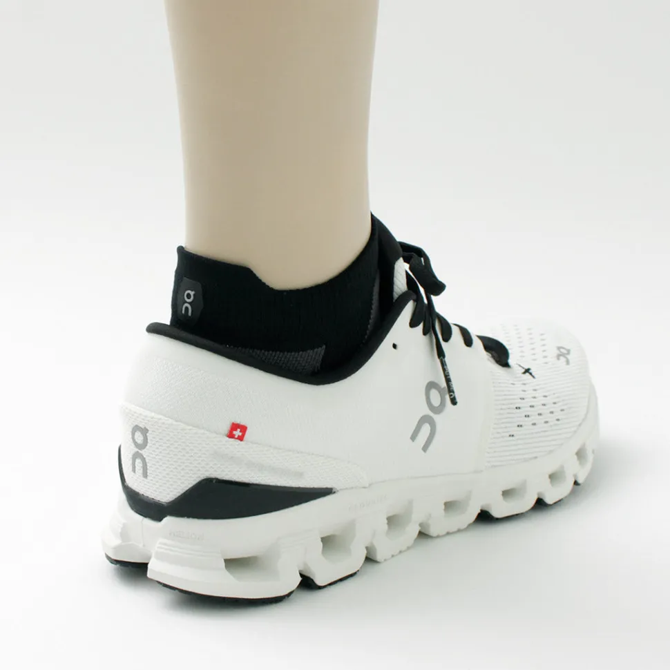 ON / Performance Low Socks