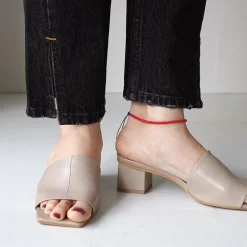 PHADUA / Solid glass bead anklet