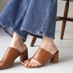 PHADUA / Solid glass bead anklet