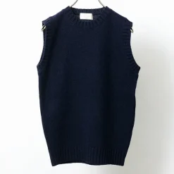 SOGLIA / LANDNOAH British Wool Crew Neck Knitted Vest