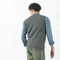 SOGLIA / LANDNOAH British Wool Crew Neck Knitted Vest