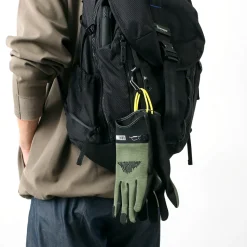 TRIMMERS × RAG / Shark tail carabiner